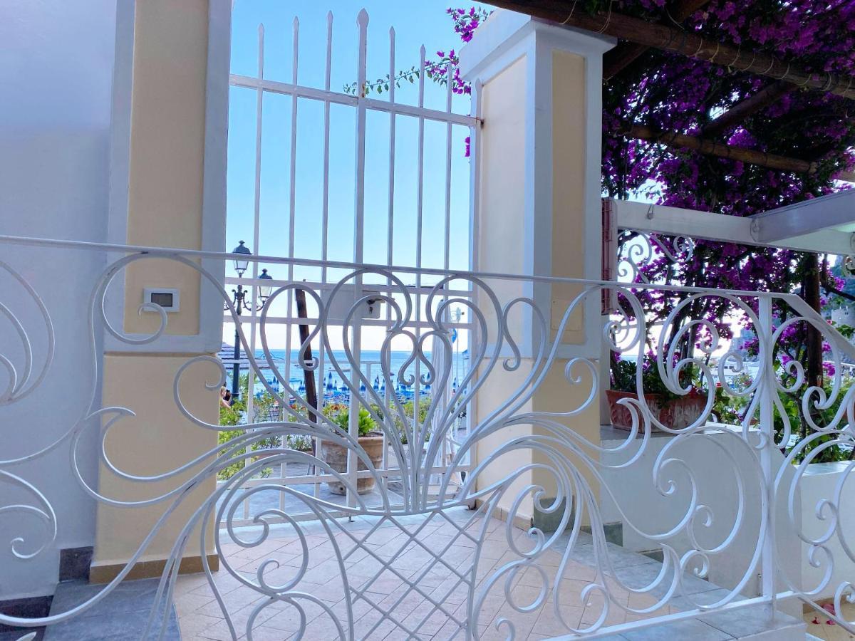 La Caravella Di Positano - Relais, Beach & Residences Экстерьер фото