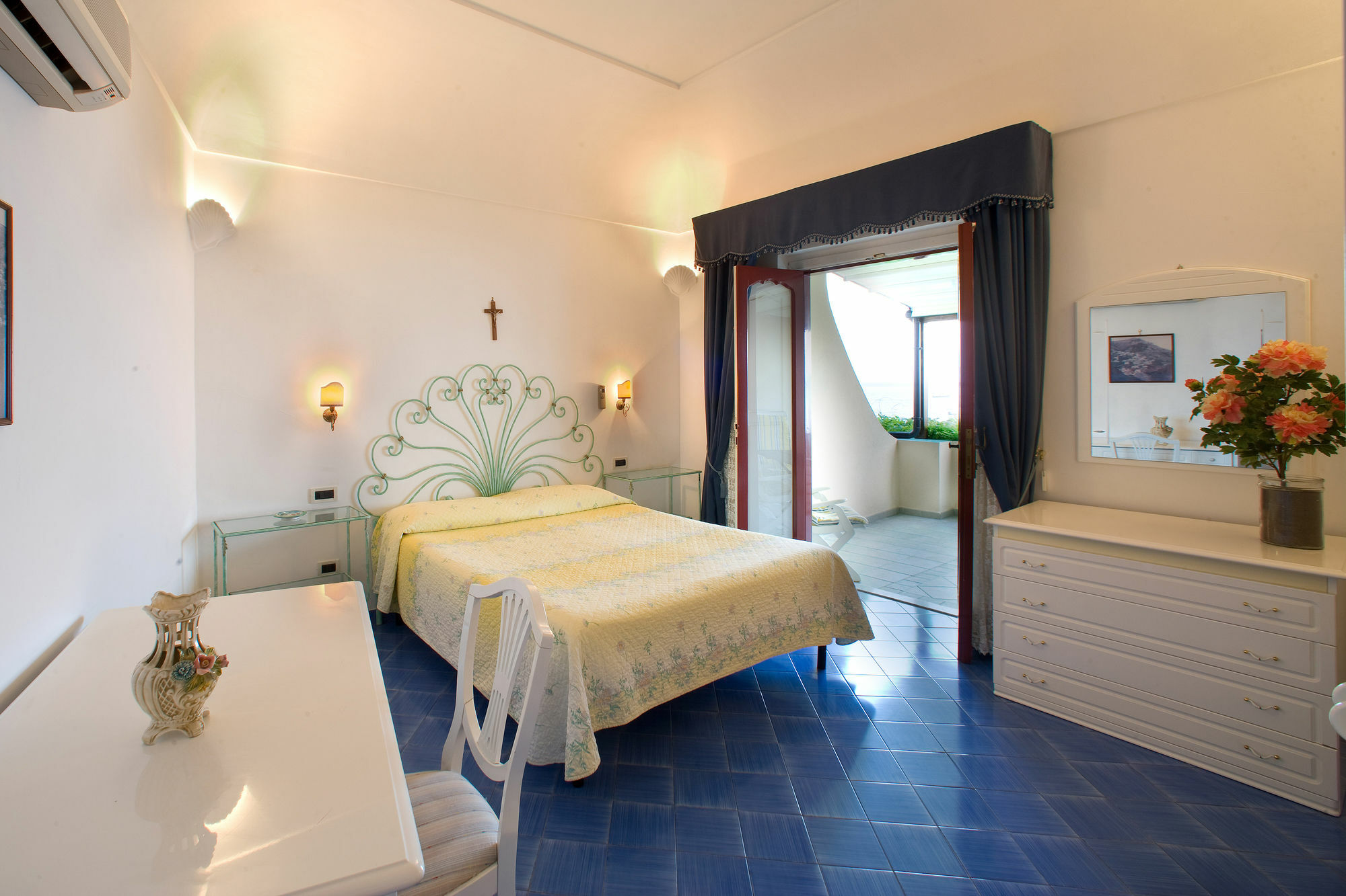 La Caravella Di Positano - Relais, Beach & Residences Экстерьер фото